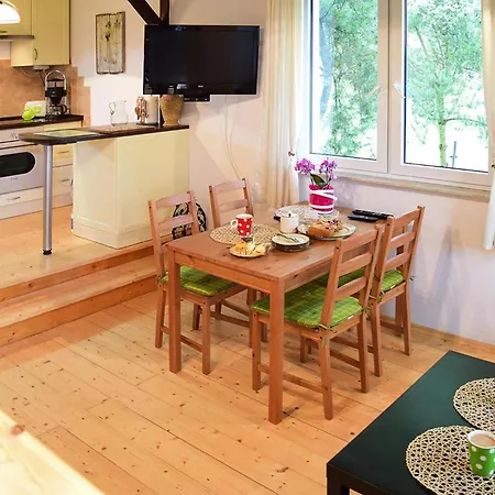 Lakeside With Private Garden *