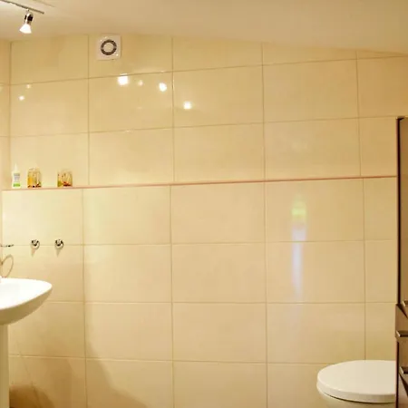 Casa de Férias Lakeside With Private Garden Koleczkowo